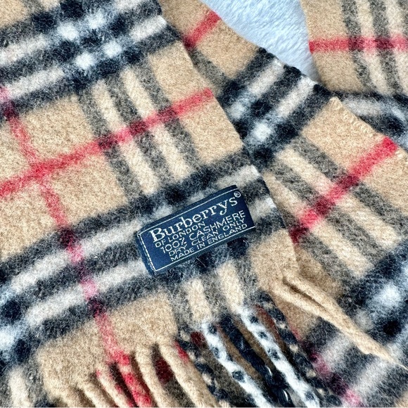 Burberry 100% Cashmere thick scarf! Like new! - Picture 3 of 4